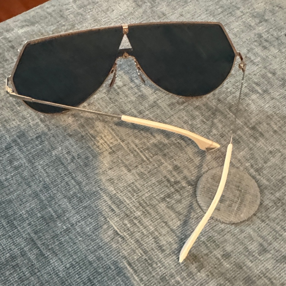 Authentic Fendi Women's Shield Sunglasses - Pink Mirror Lens - Picture 5 of 6